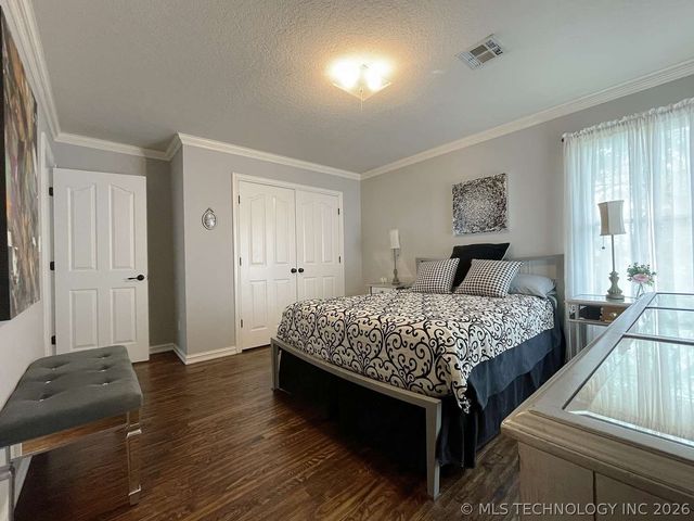 1350 Woodbriar Lane, Catoosa, OK 74015