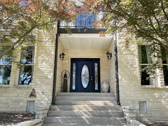 1350 Woodbriar Lane, Catoosa, OK 74015