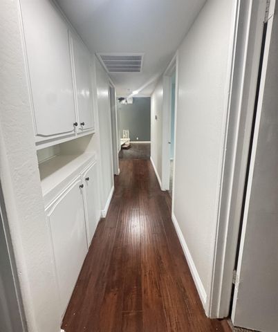 698 W Donner Avenue, Clovis, CA 93612