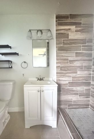 698 W Donner Avenue, Clovis, CA 93612