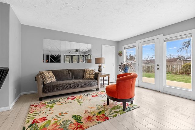 1605 Meadowbrook Lane, Portage, MI 49024