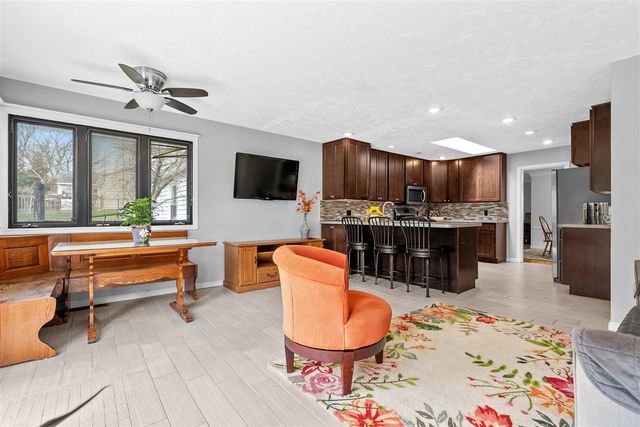 1605 Meadowbrook Lane, Portage, MI 49024