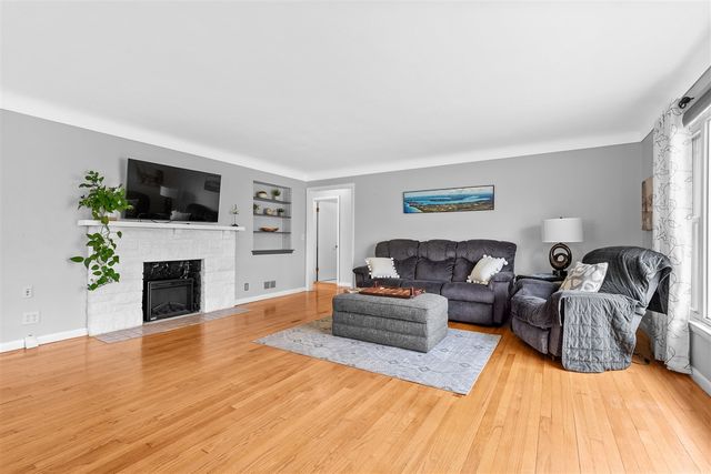 1605 Meadowbrook Lane, Portage, MI 49024