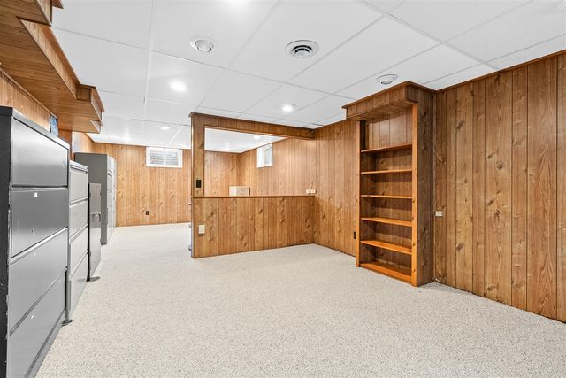 1605 Meadowbrook Lane, Portage, MI 49024