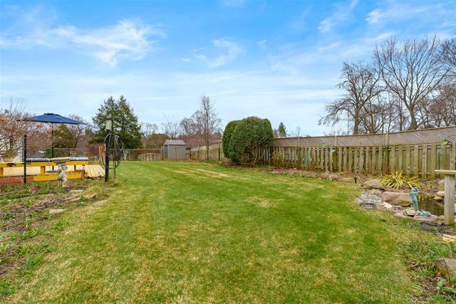 1605 Meadowbrook Lane, Portage, MI 49024