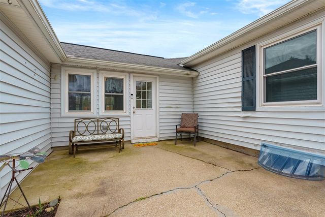 1605 Meadowbrook Lane, Portage, MI 49024