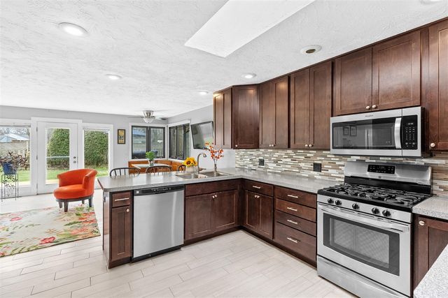 1605 Meadowbrook Lane, Portage, MI 49024