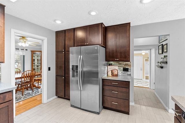 1605 Meadowbrook Lane, Portage, MI 49024