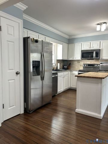 13106 Queensgate Rd, Midlothian, VA 23114