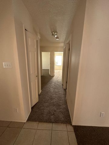 1801 Regency Park Road SE, Rio Rancho, NM 87124