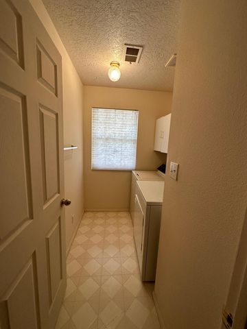 1801 Regency Park Road SE, Rio Rancho, NM 87124