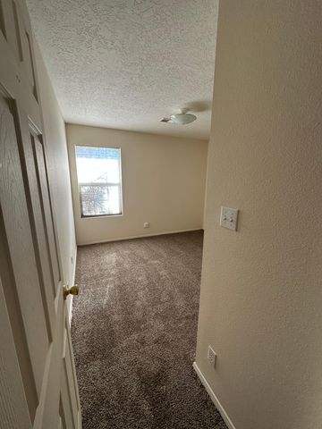 1801 Regency Park Road SE, Rio Rancho, NM 87124