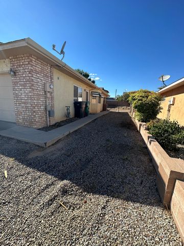 1801 Regency Park Road SE, Rio Rancho, NM 87124