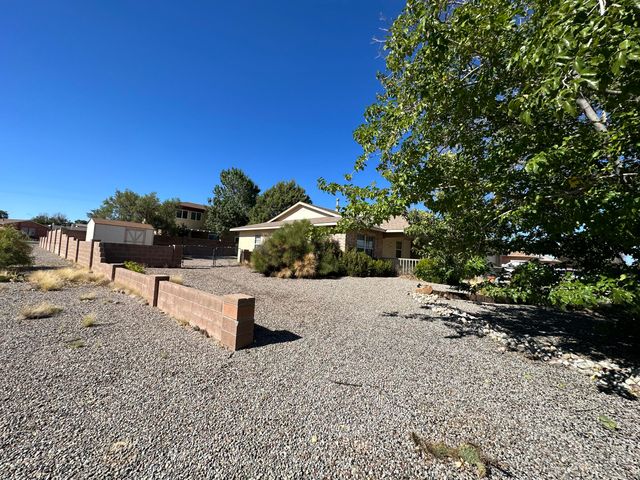 1801 Regency Park Road SE, Rio Rancho, NM 87124