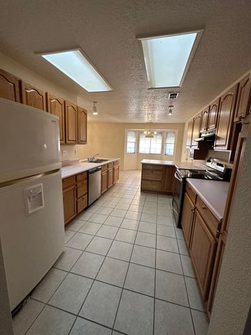 1801 Regency Park Road SE, Rio Rancho, NM 87124