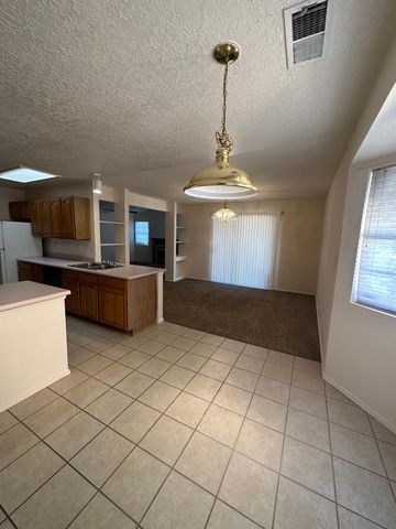 1801 Regency Park Road SE, Rio Rancho, NM 87124