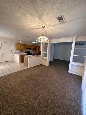 1801 Regency Park Road SE, Rio Rancho, NM 87124