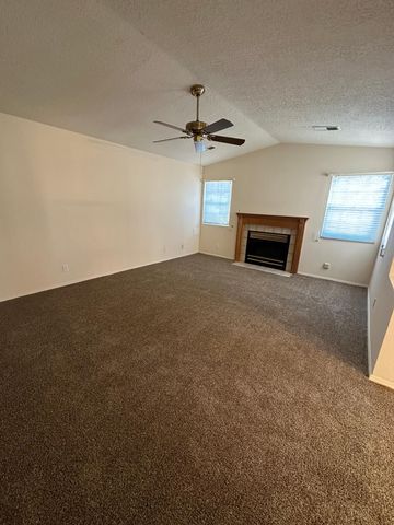 1801 Regency Park Road SE, Rio Rancho, NM 87124