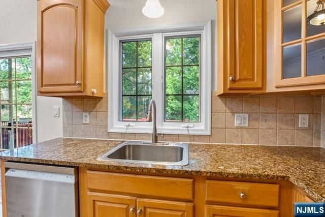 23 Hackensack Avenue, Weehawken, NJ 07086