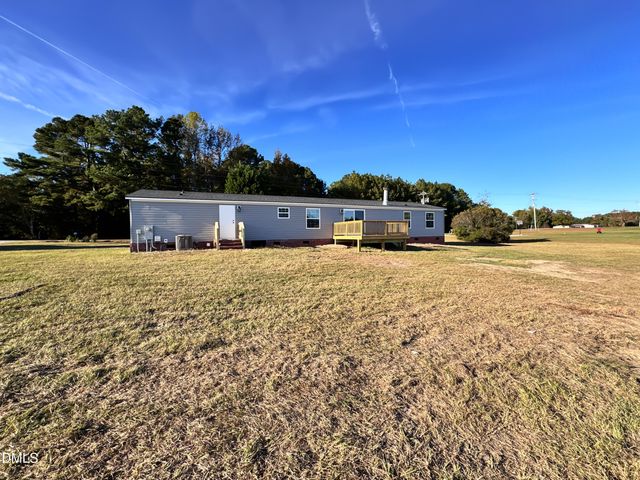 2915 Mclean Chapel Church Road, Bunnlevel, NC 28323