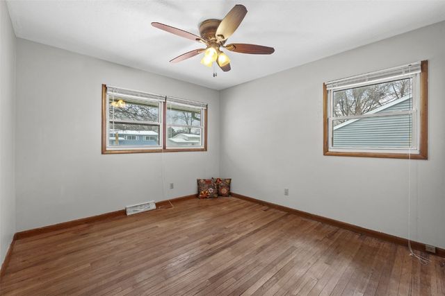 1426 SYCAMORE Street, Iowa City, IA 52240