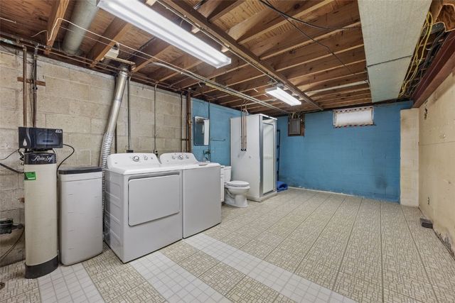 1426 SYCAMORE Street, Iowa City, IA 52240