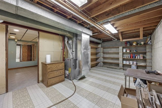 1426 SYCAMORE Street, Iowa City, IA 52240