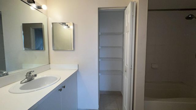 7950 N Nob Hill Road, Tamarac, FL 33321