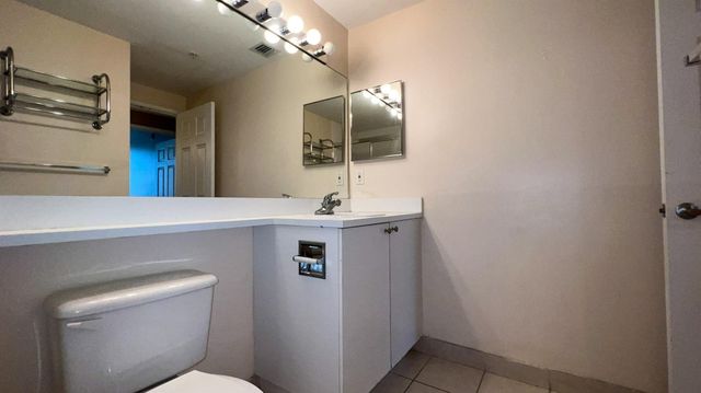 7950 N Nob Hill Road, Tamarac, FL 33321