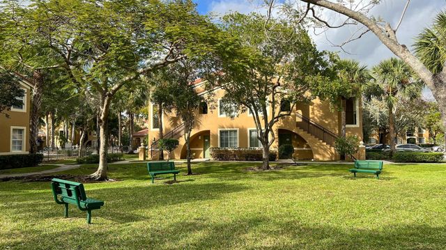 7950 N Nob Hill Road, Tamarac, FL 33321