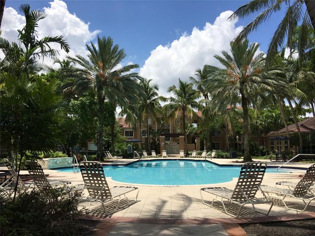 7950 N Nob Hill Road, Tamarac, FL 33321