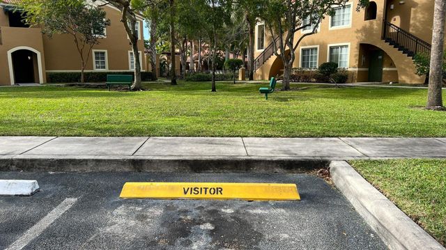 7950 N Nob Hill Road, Tamarac, FL 33321