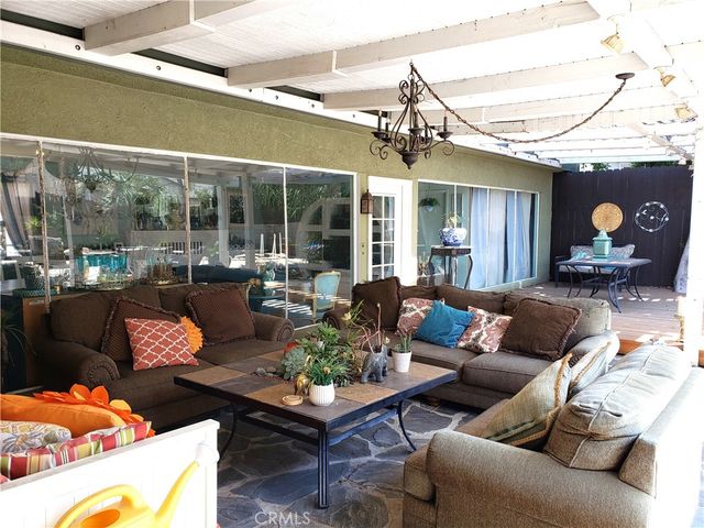 8110 Brownstone Street, Sunland, CA 91040