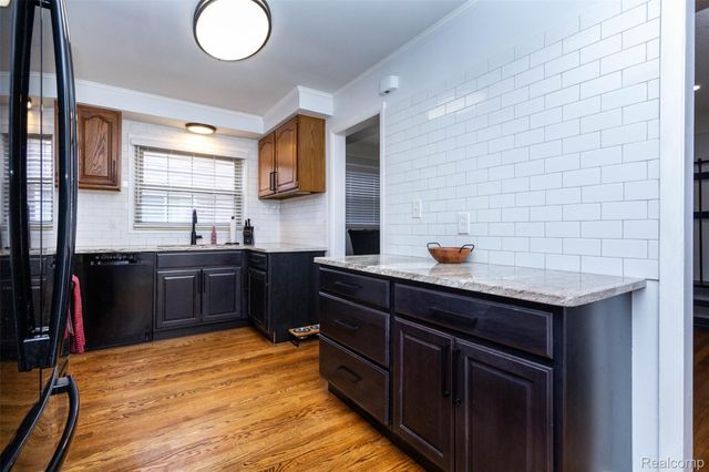 18709 GREY Avenue, Allen Park, MI 48101