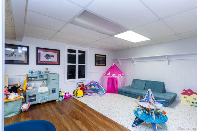 18709 GREY Avenue, Allen Park, MI 48101