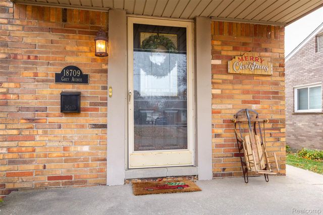 18709 GREY Avenue, Allen Park, MI 48101