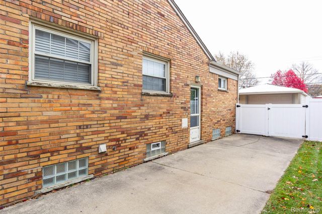 18709 GREY Avenue, Allen Park, MI 48101