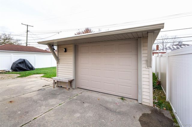 18709 GREY Avenue, Allen Park, MI 48101