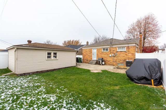 18709 GREY Avenue, Allen Park, MI 48101