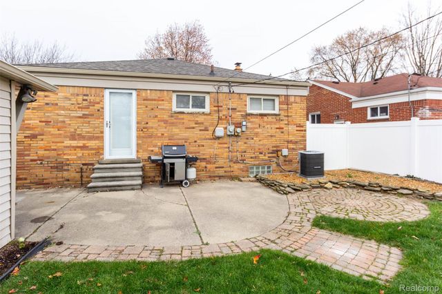 18709 GREY Avenue, Allen Park, MI 48101