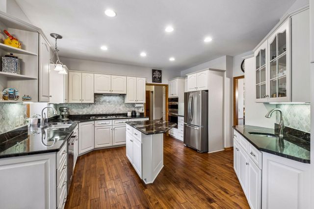 14183 Mccoy Court, Eden Prairie, MN 55347