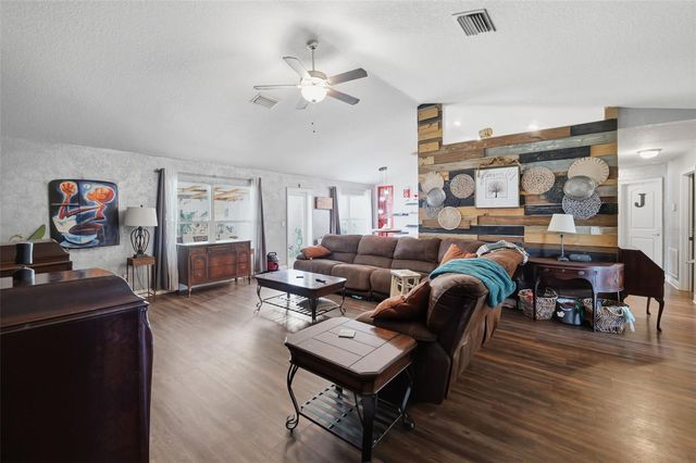 12270 HOUSE FINCH ROAD, Weeki Wachee, FL 34614