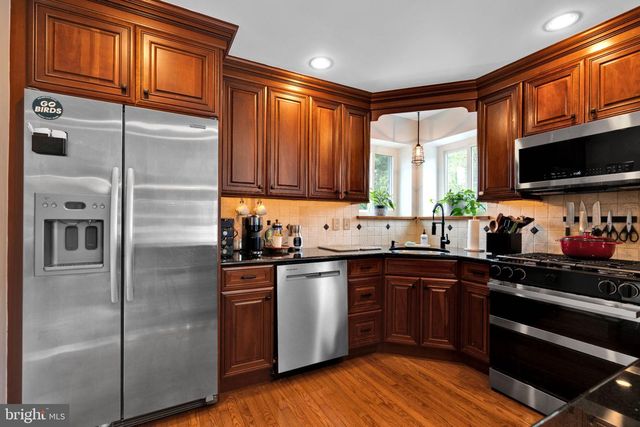 10 CHRISTOPHER LN, Glassboro, NJ 08028