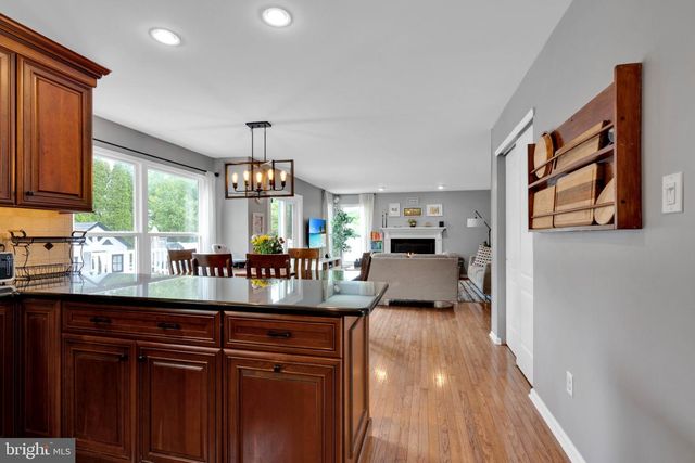 10 CHRISTOPHER LN, Glassboro, NJ 08028