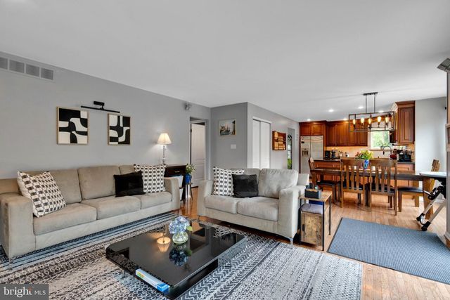 10 CHRISTOPHER LN, Glassboro, NJ 08028