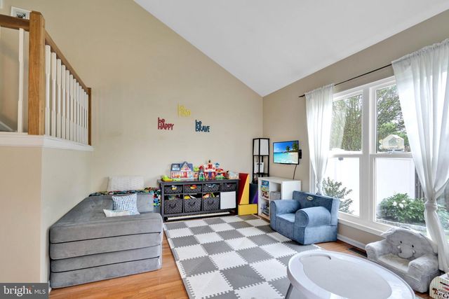 10 CHRISTOPHER LN, Glassboro, NJ 08028