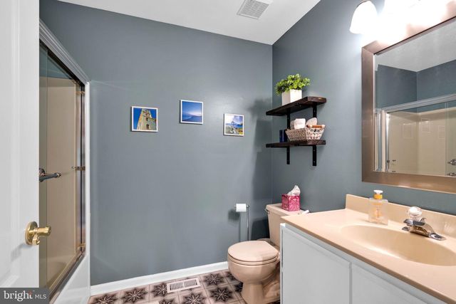 10 CHRISTOPHER LN, Glassboro, NJ 08028