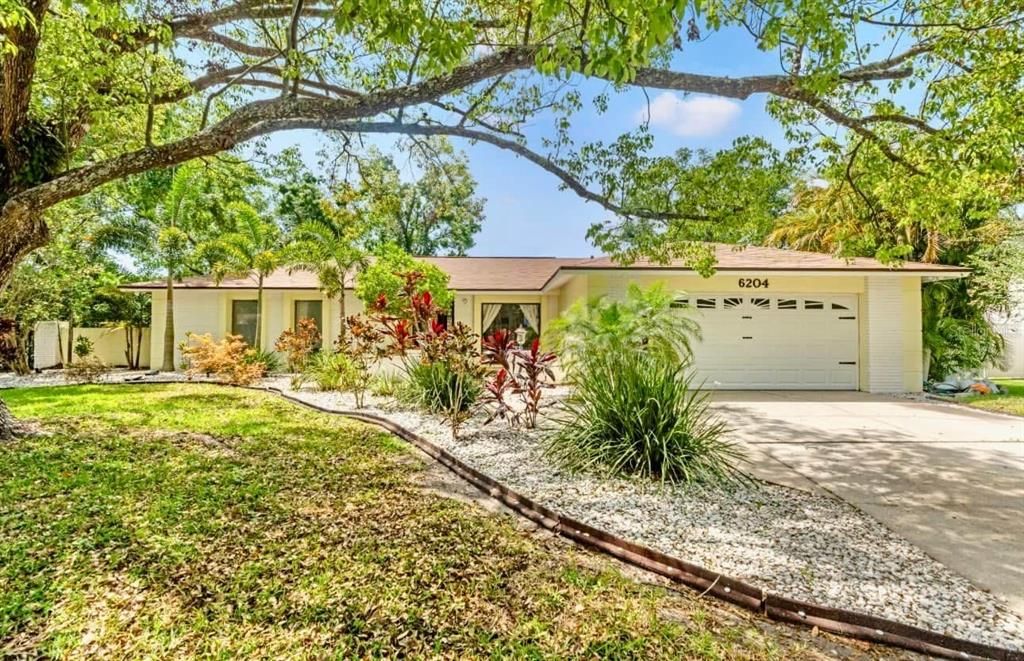 6204 SOARING AVENUE, Temple Terrace, FL 33617