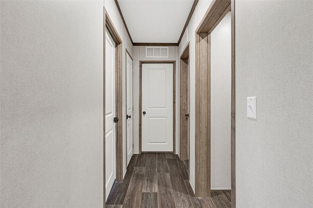 718 Main Street, Anahuac, TX 77514