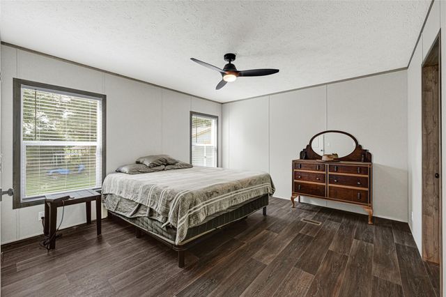 718 Main Street, Anahuac, TX 77514